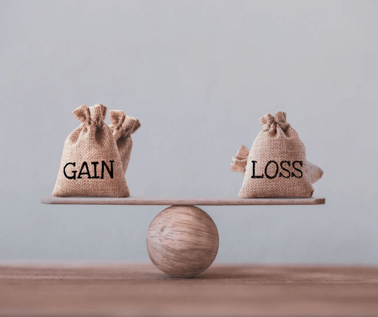 Can I lose fat while maintaining muscle mass?